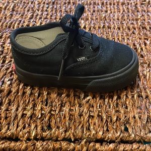 Authentic Black/B Vans